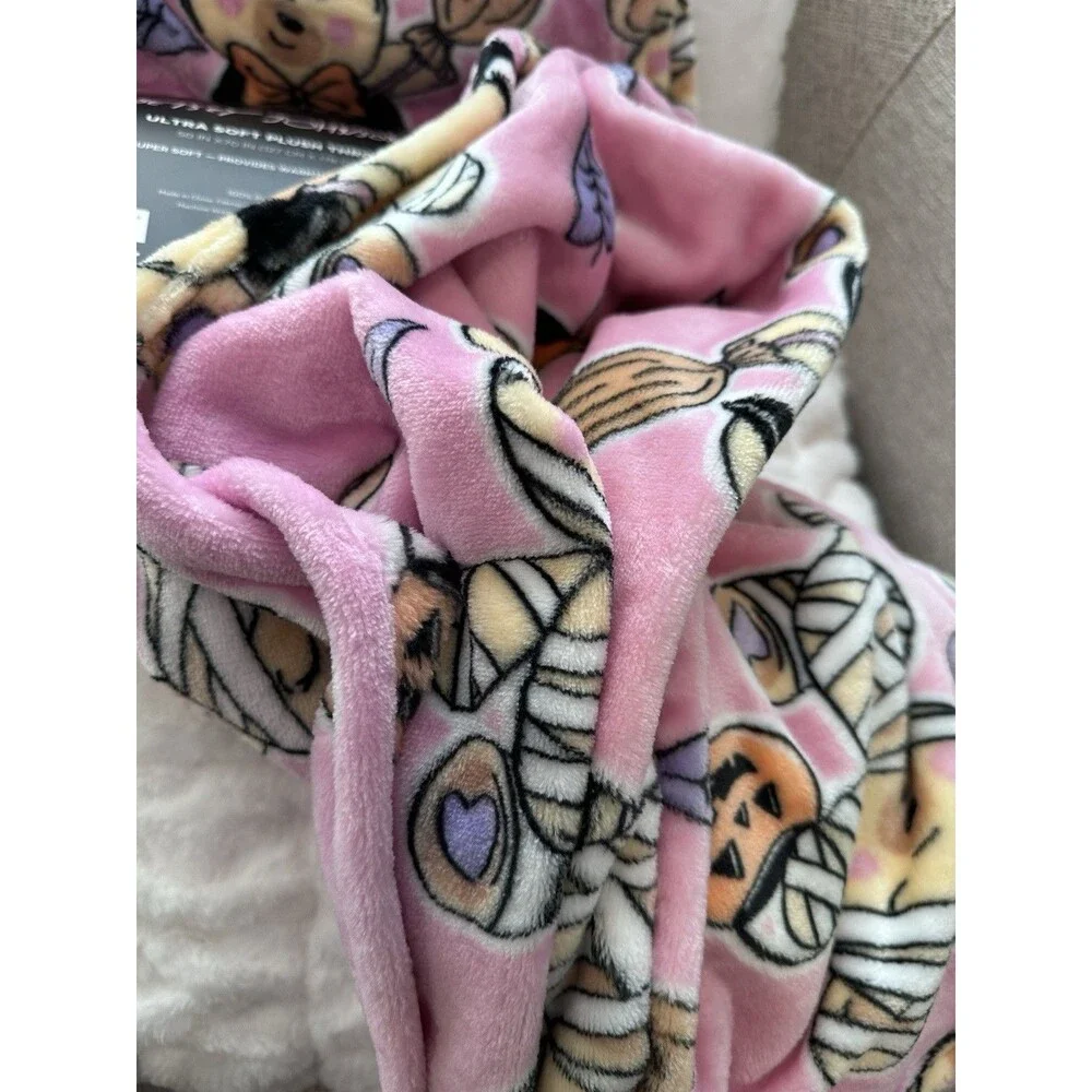 Betsy Johnson Pink Halloween Bears Ultra Plush Throw Blanket  50 x 70 In￼